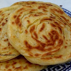 Mlaoui Marocain Feuilleté – Pain Traditionnel Moelleux