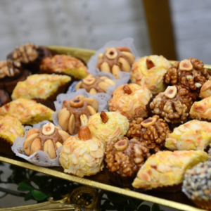 Petits Fours Marocains aux Amandes – Gâteaux Traditionnels Raffinés (Kg)